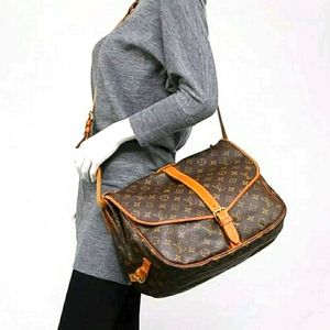 Saumur 30 Louis Vuitton large crossbody bag